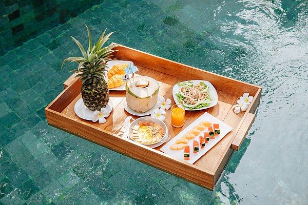 Floating Breakfast
