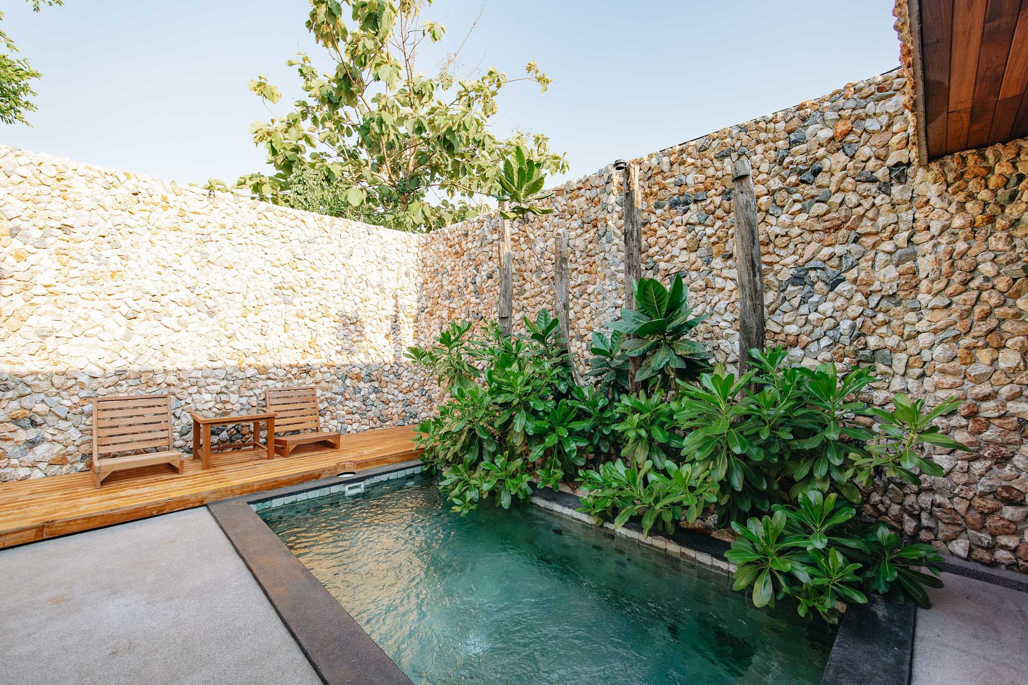 Pool Suite Room