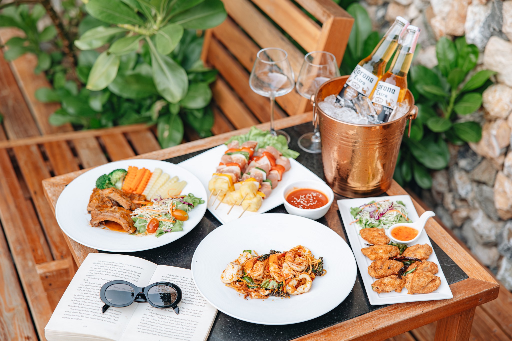 Cafe & Restaurant