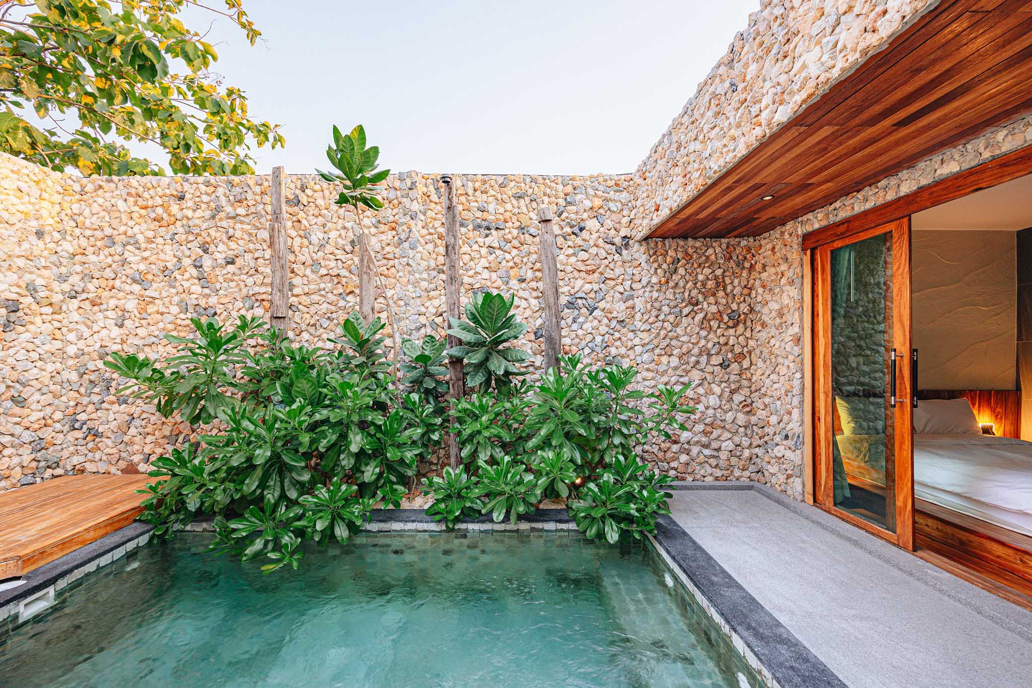 Pool Suite Room