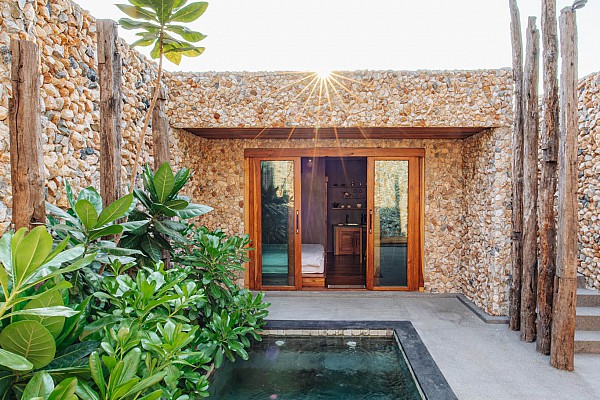 Pool Suite Room